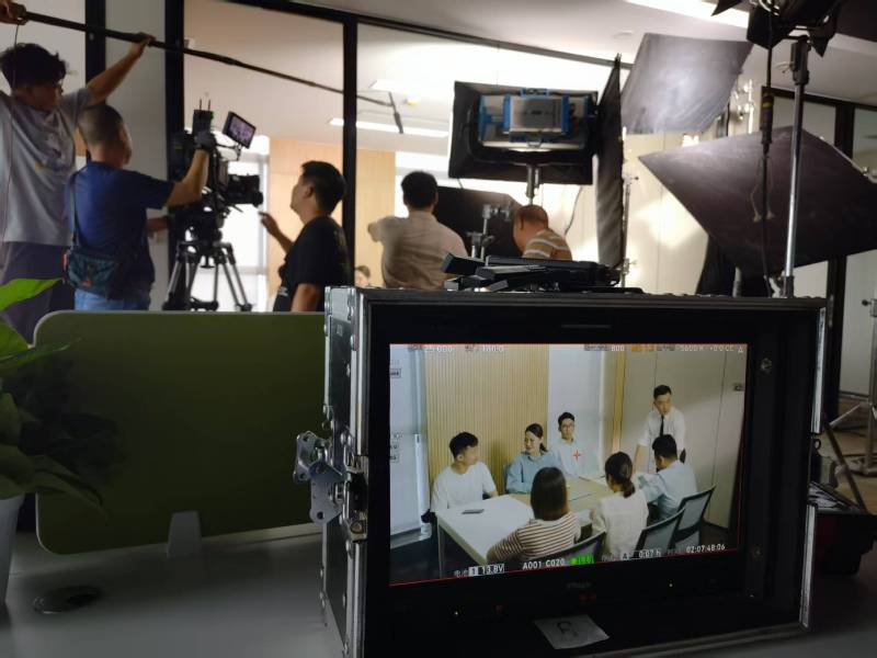江川县TVC拍摄公司：科技产品视觉化大师，诠释未来感与功能美学